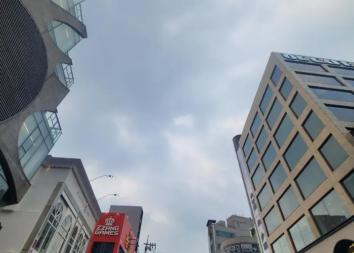 K Wave Only Female In Hongdae 1 *